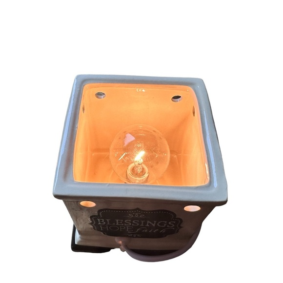 Blessings Hope Faith Plug-In Wax Melter - NWOT - Picture 4 of 8